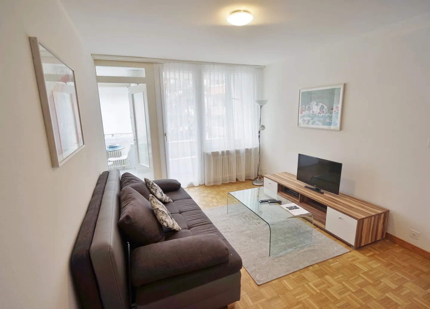 Cozy 2.5-room apartment in a great location - Photo 1 of 6