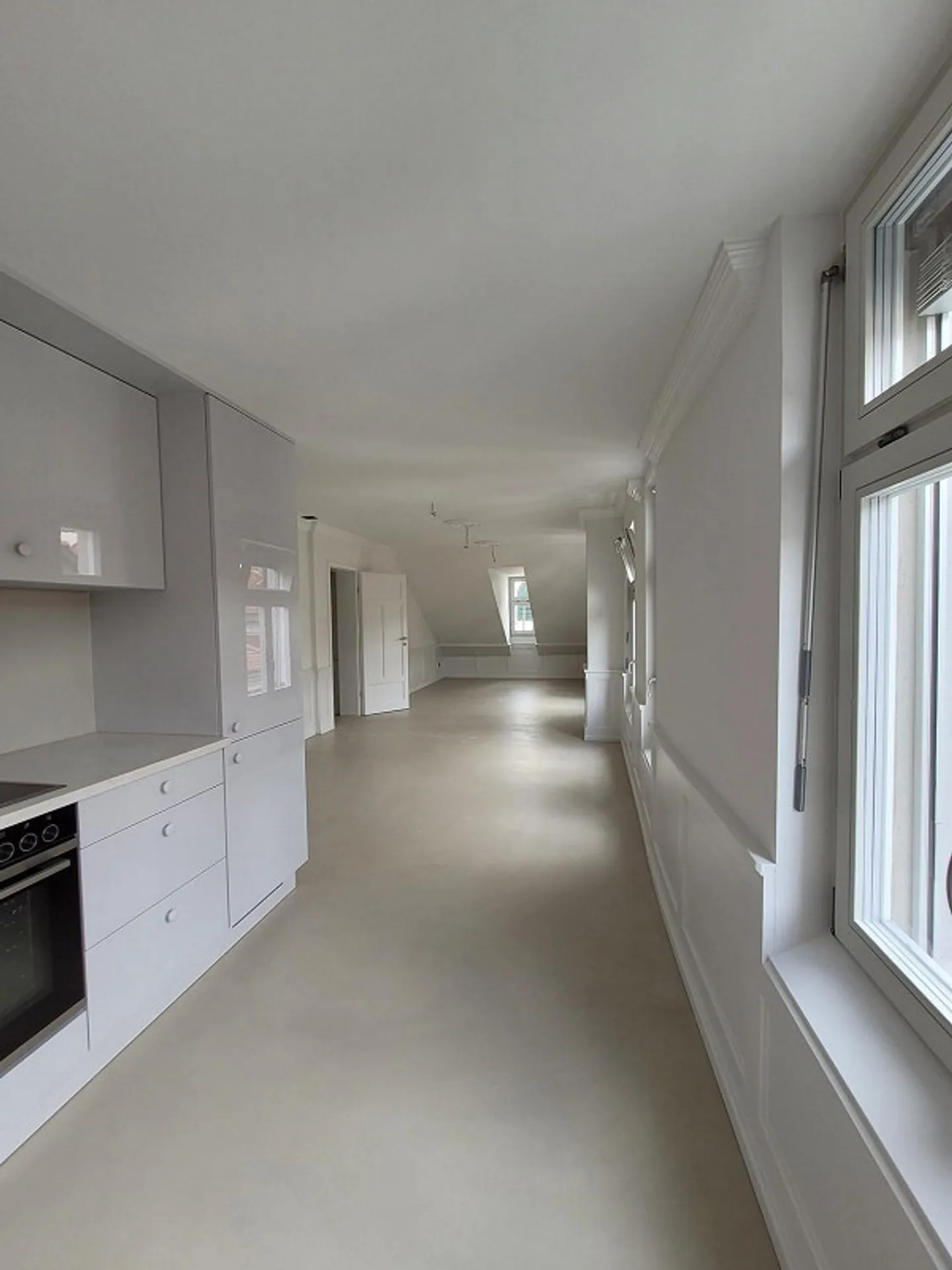 Exclusive first rental after renovation in the old town of St. Gallen - Photo 3 of 9