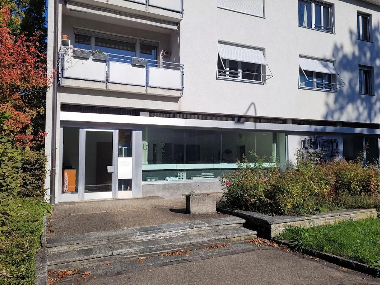 Beaucoup d'espace pour vos idées 230 m² d'atelier et de zone créative avec charme - Photo 1 sur 12