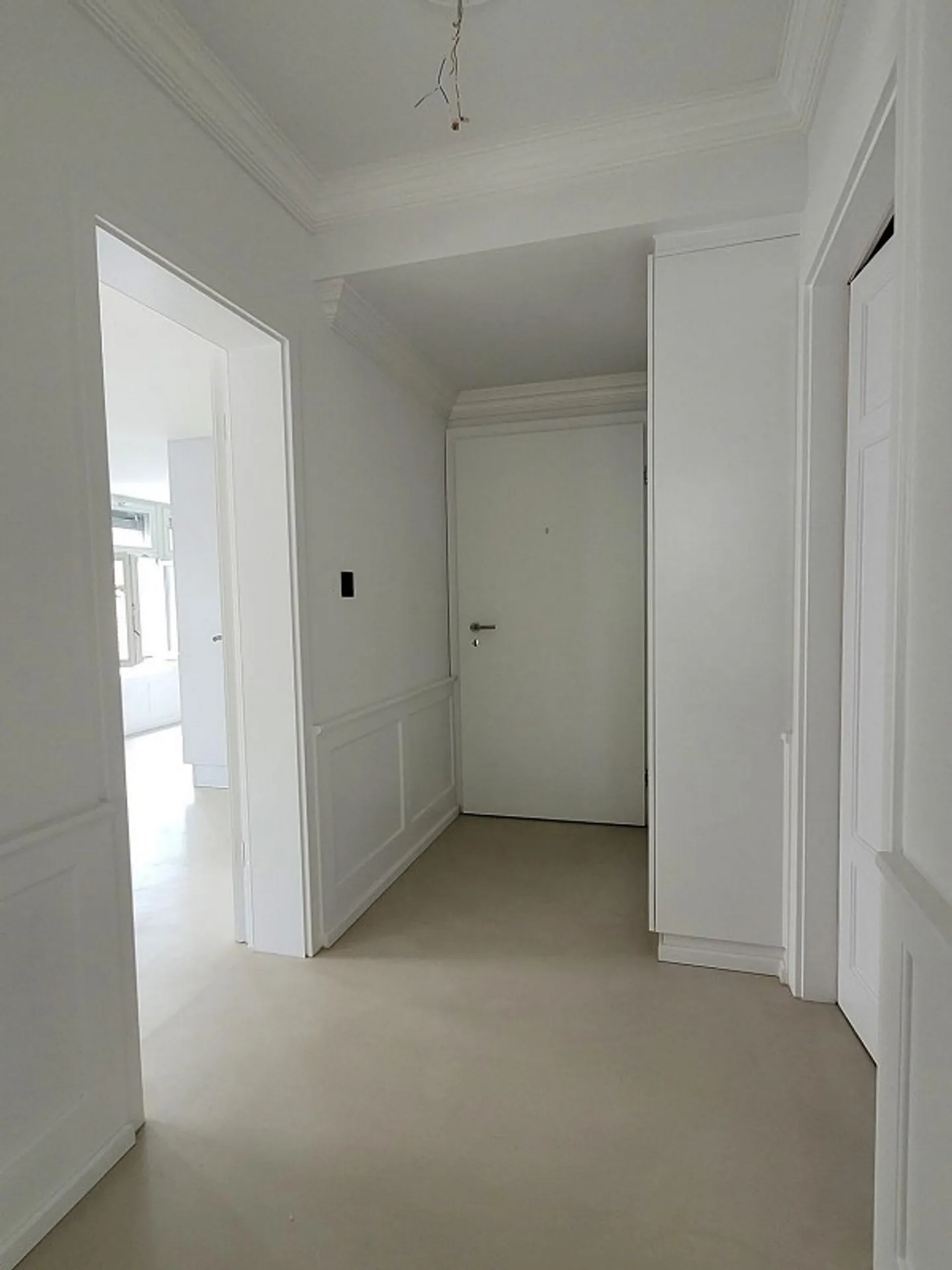 Exclusive first rental after renovation in the old town of St. Gallen - Photo 4 of 9