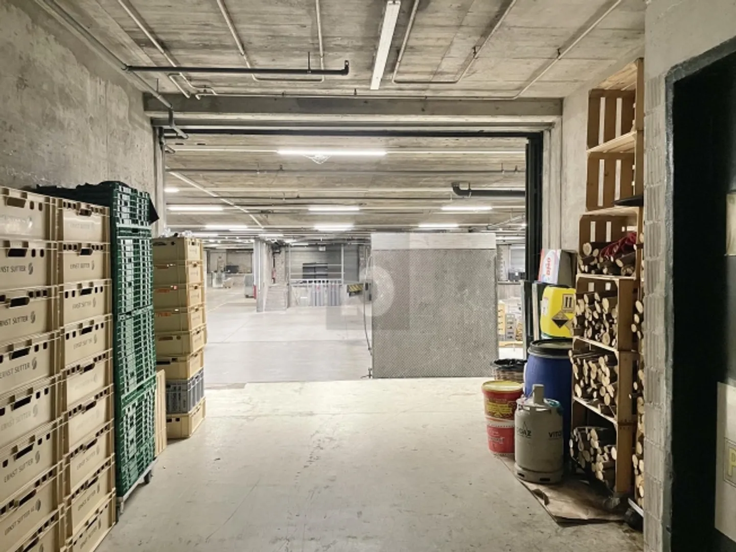 PLENTY OF SPACE IN A CENTRAL LOCATION - Photo 5 of 5