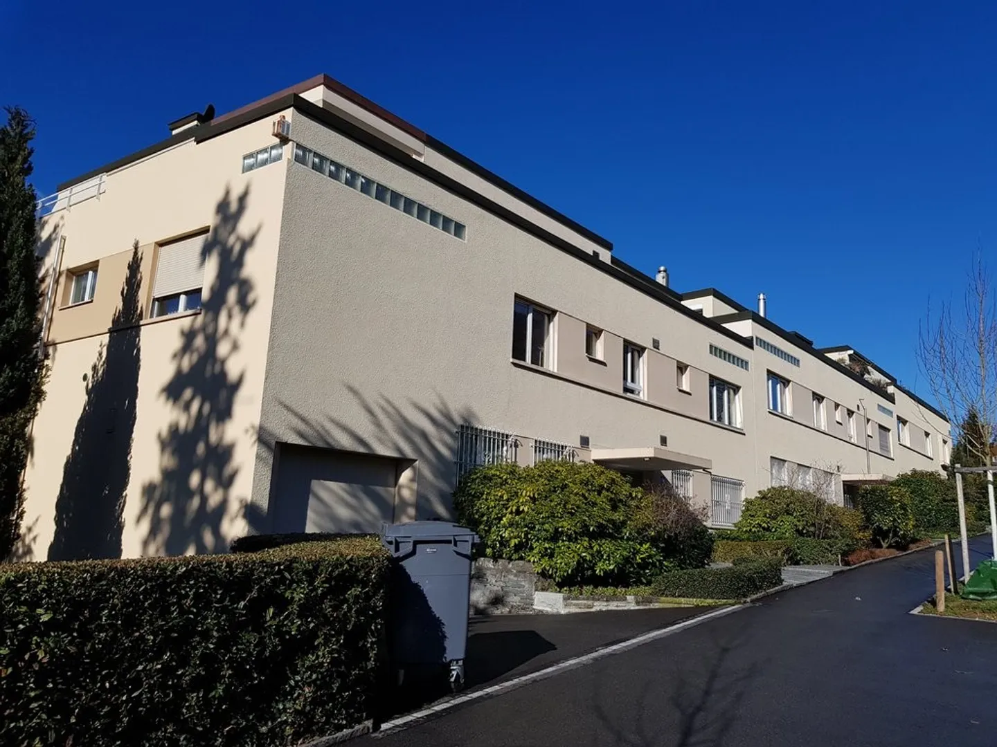 Vous cherchez une place de parking au Zürichberg ? - Photo 1 sur 1