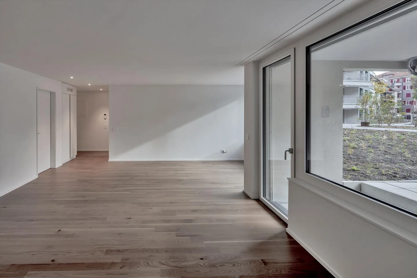 3.5 Room Apartment - Photo 3 of 8