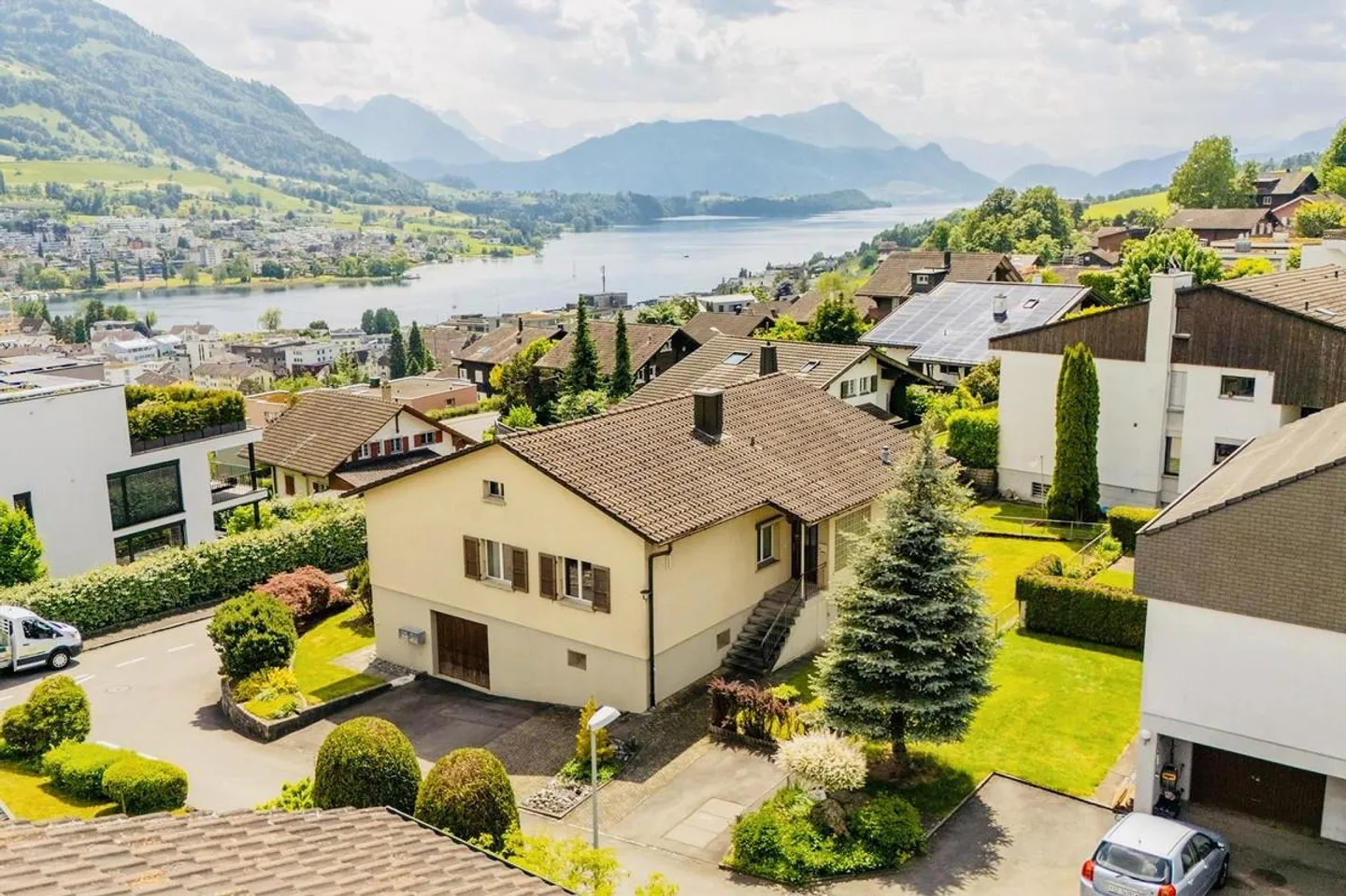 5.5-room apartment in Küssnacht SZ – with spectacular view, limited term - Photo 1 of 10