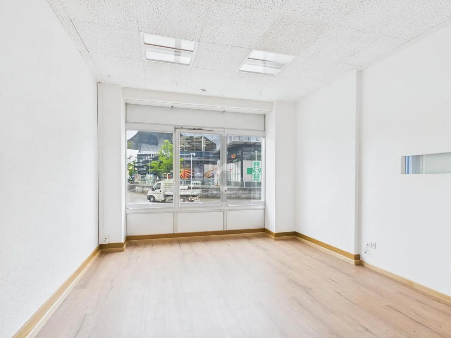 Zentrale Bürofläche in Biberist - Foto 1 von 6