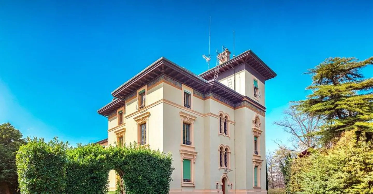 Majestic Historic Master Villa in Plan-les-Ouates - Photo 1 of 12