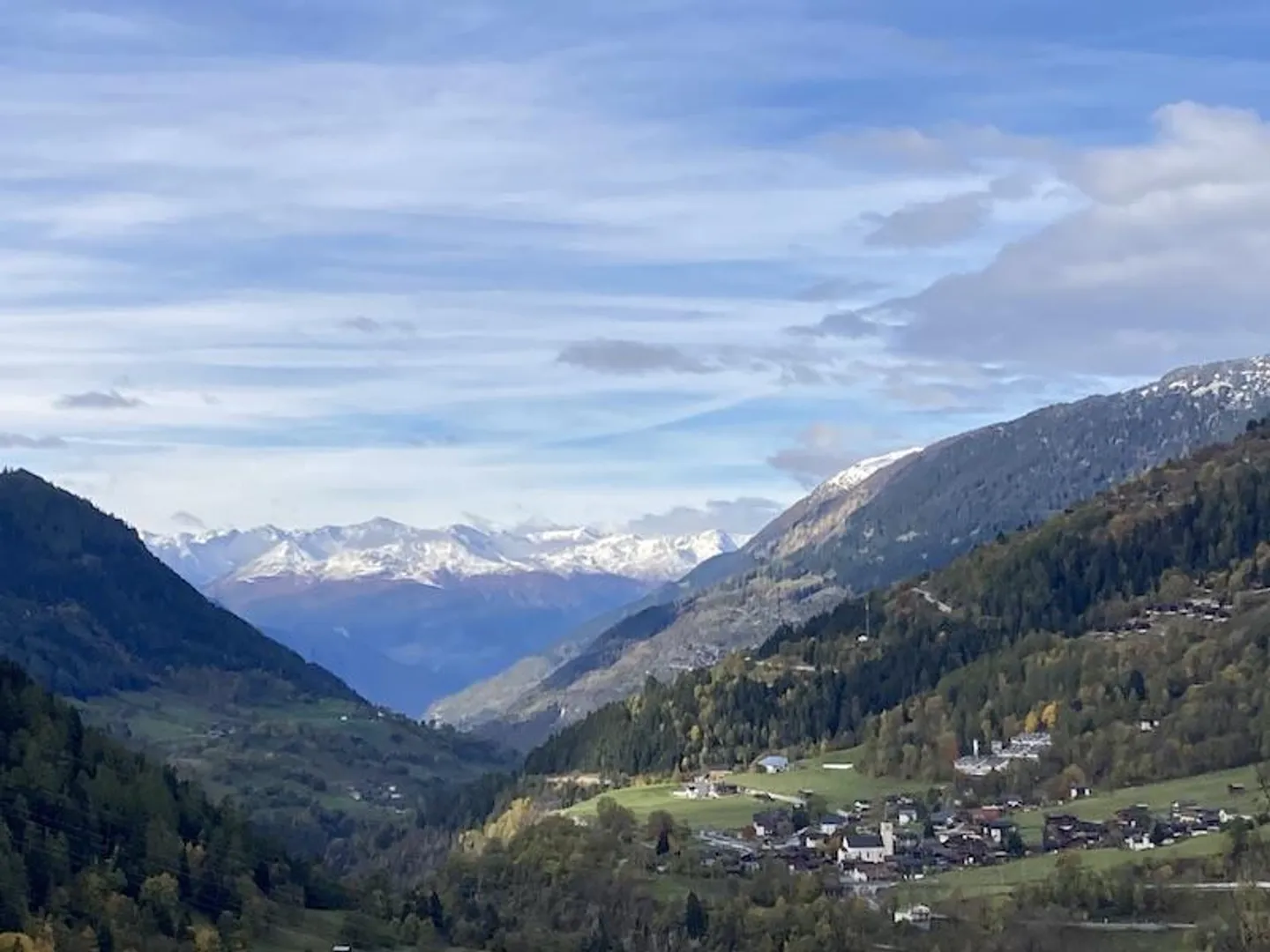 Appartement d'angle lumineux de 1,5 pièce entièrement rénové avec une vue magnifique - Photo 10 sur 12