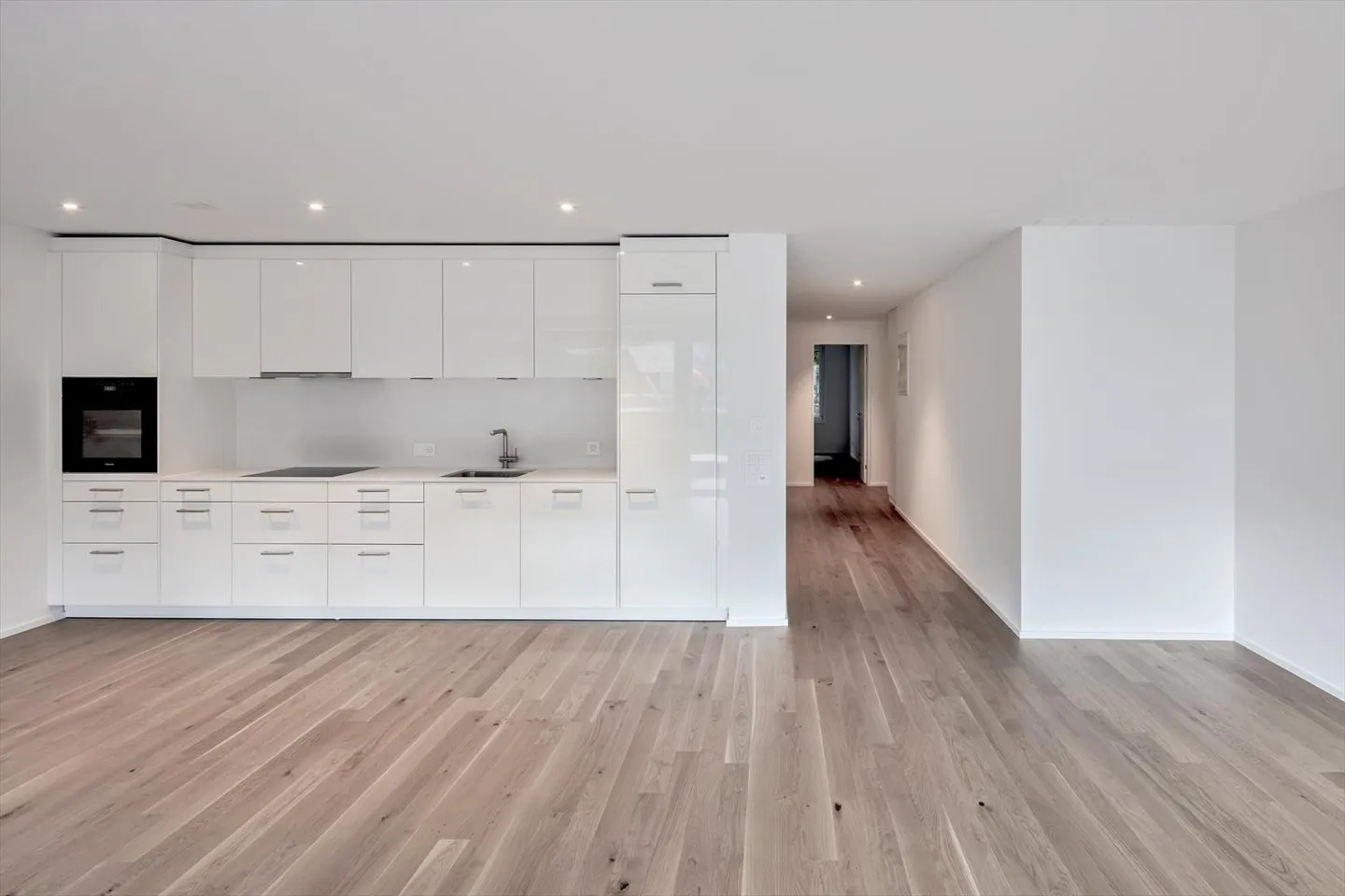 3.5 Room Apartment - Photo 8 of 8