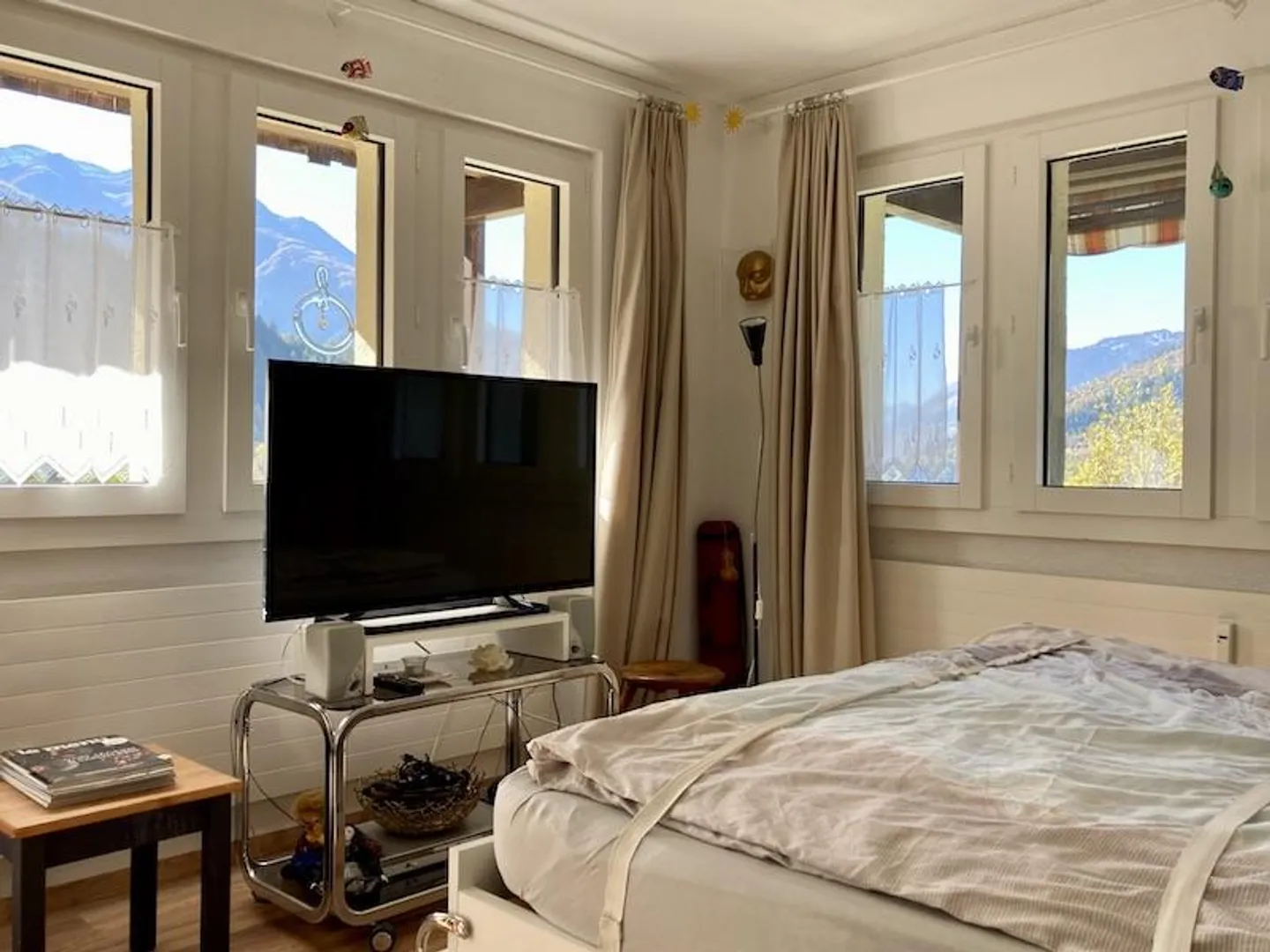 Appartement d'angle lumineux de 1,5 pièce entièrement rénové avec une vue magnifique - Photo 11 sur 12