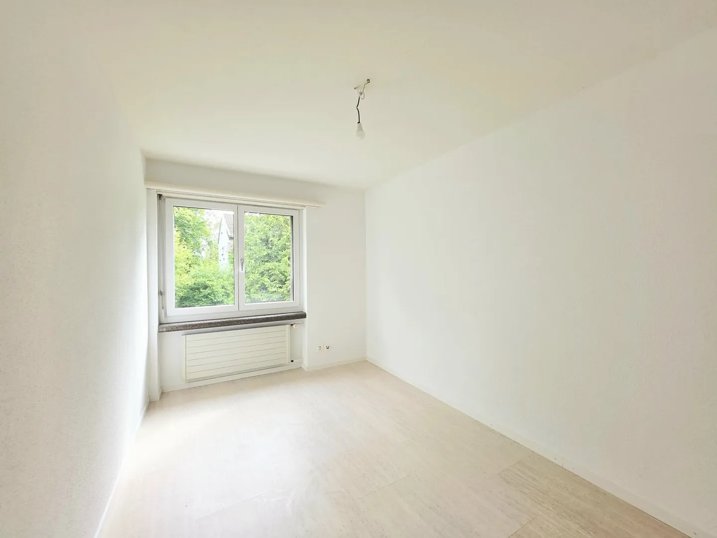 Bright 4.5-room apartment with sunny balcony for temporary rent until 30.09.2028 - Photo 10 of 13