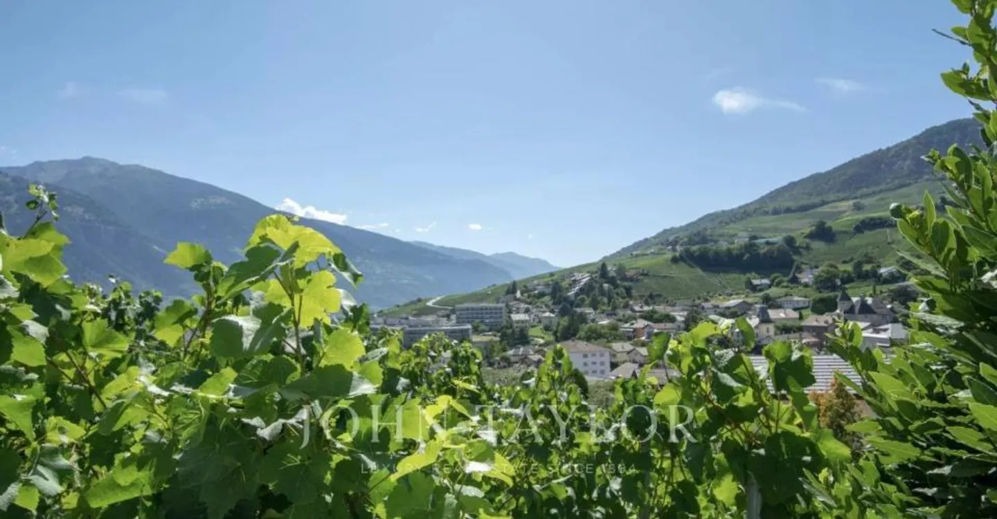 Charmantes Haus im Wallis - Foto 2 von 2