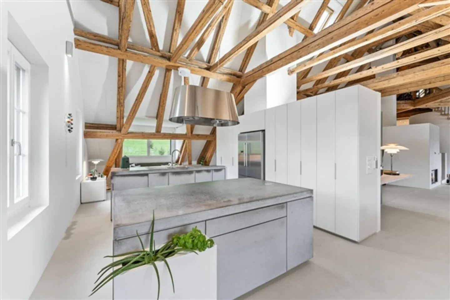 Attico elegante con vista sui Mythen, sul lago e sul verde lussureggiante - Foto 5 di 17