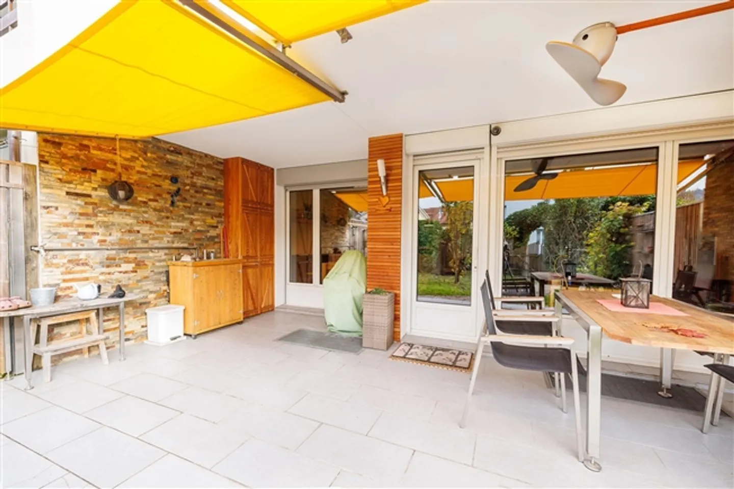 Profitez du jardin ensoleillé et de l'emplacement calme. - Photo 11 sur 13