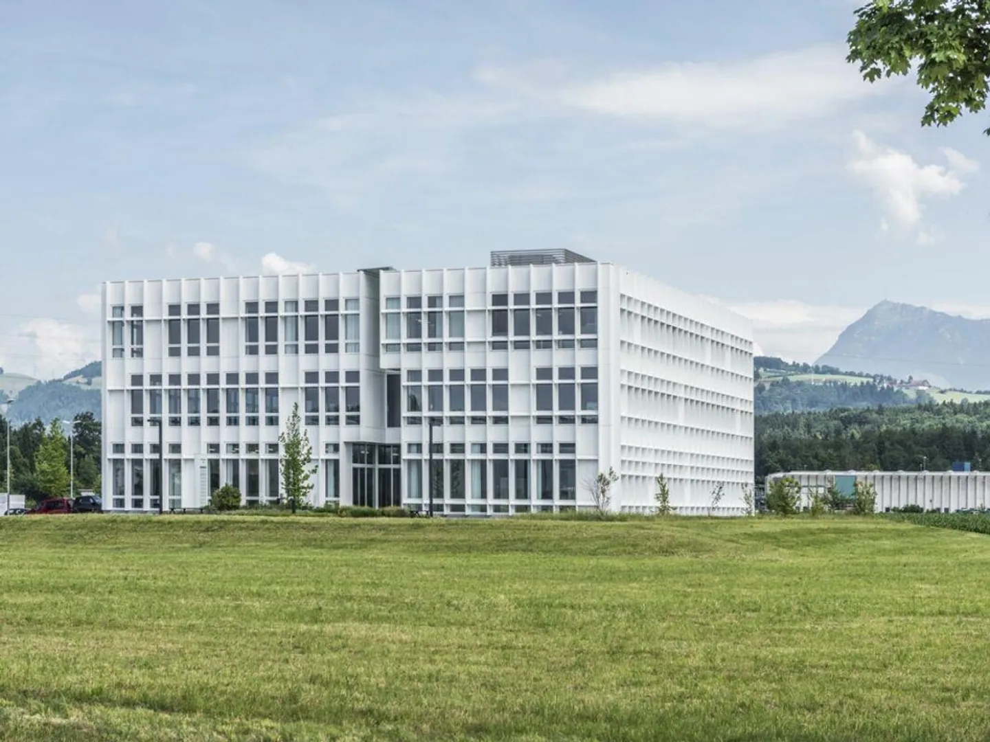 Spazio commerciale versatile e soleggiato in una posizione ben collegata - Foto 4 di 6