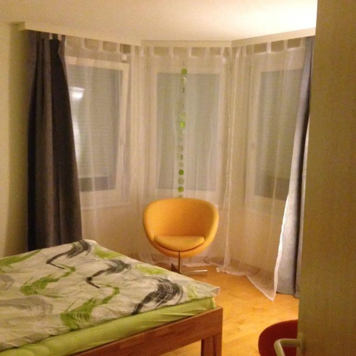 Appartamento 4.5 locali in una casa bifamiliare in una posizione da sogno - Foto 8 di 12