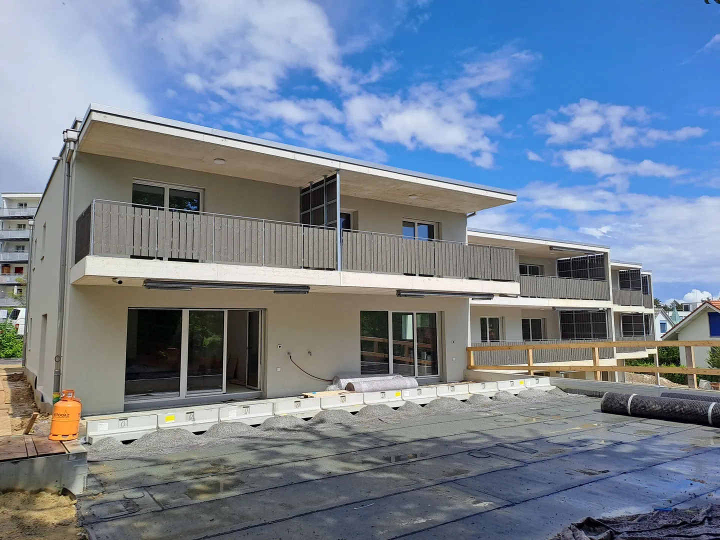 Neues 3.5 Zimmer Doppeleinfamilienhaus, zentrale Lage in Grenchen - Foto 1 von 7
