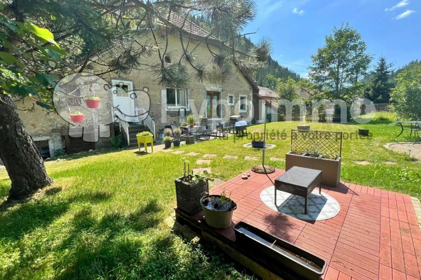 Magnifica proprietà con 2 appartamenti e un ampio giardino - Foto 1 di 18