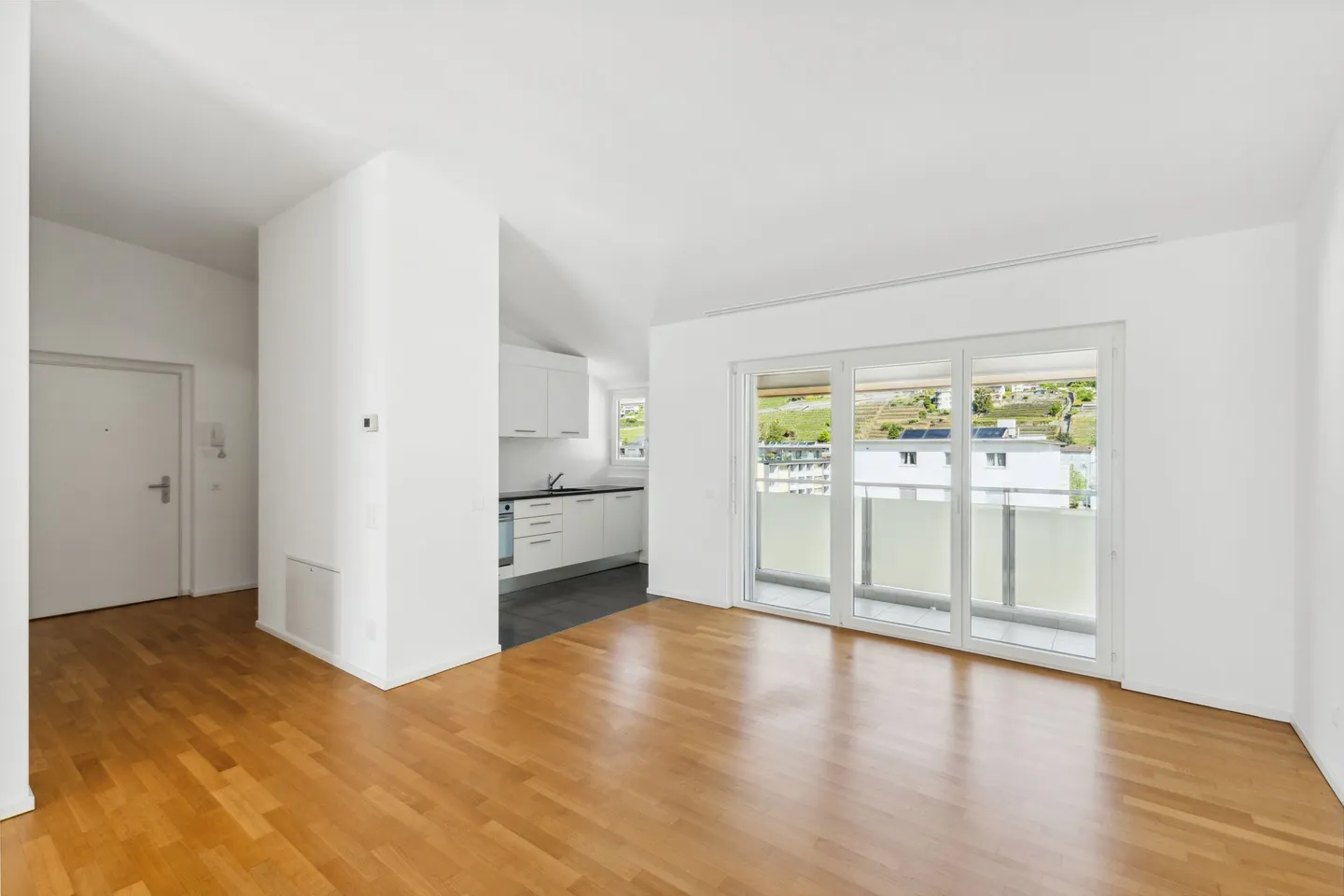 Geräumige Wohnung in zentraler Lage - Foto 2 von 8