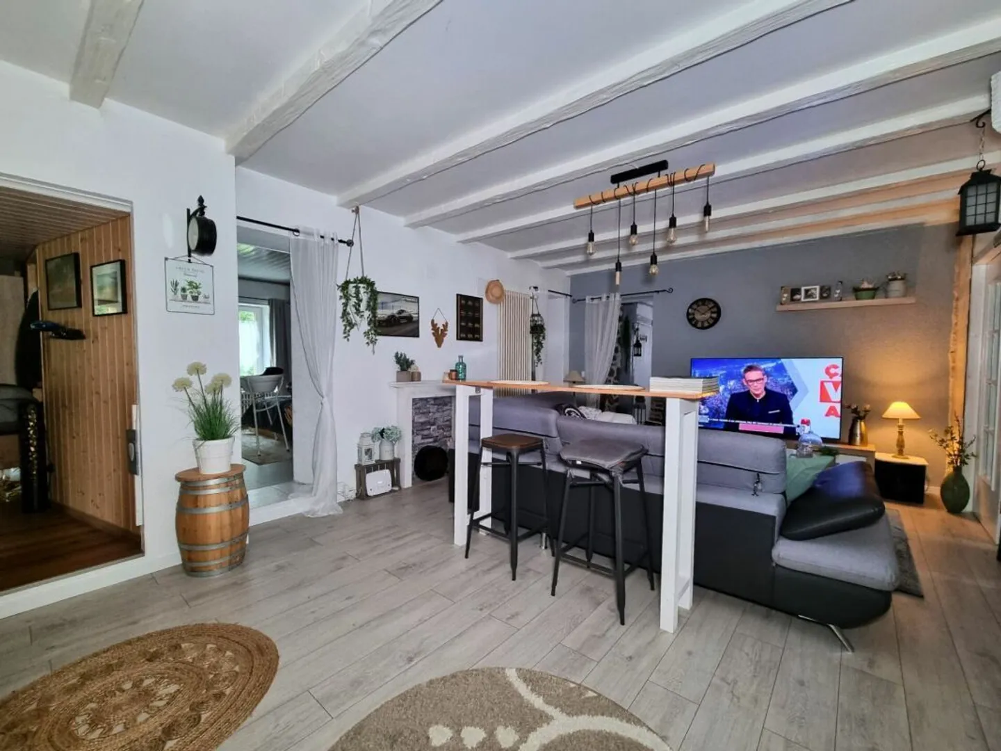 Magnifica proprietà con 2 appartamenti e un ampio giardino - Foto 4 di 18