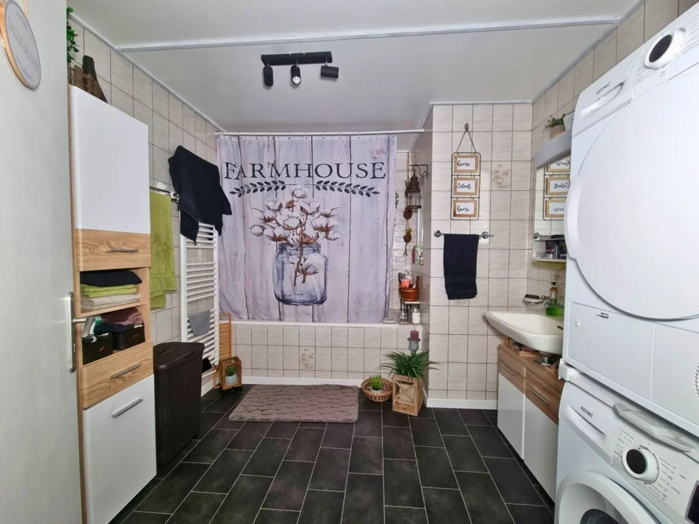 Magnifica proprietà con 2 appartamenti e un ampio giardino - Foto 5 di 18