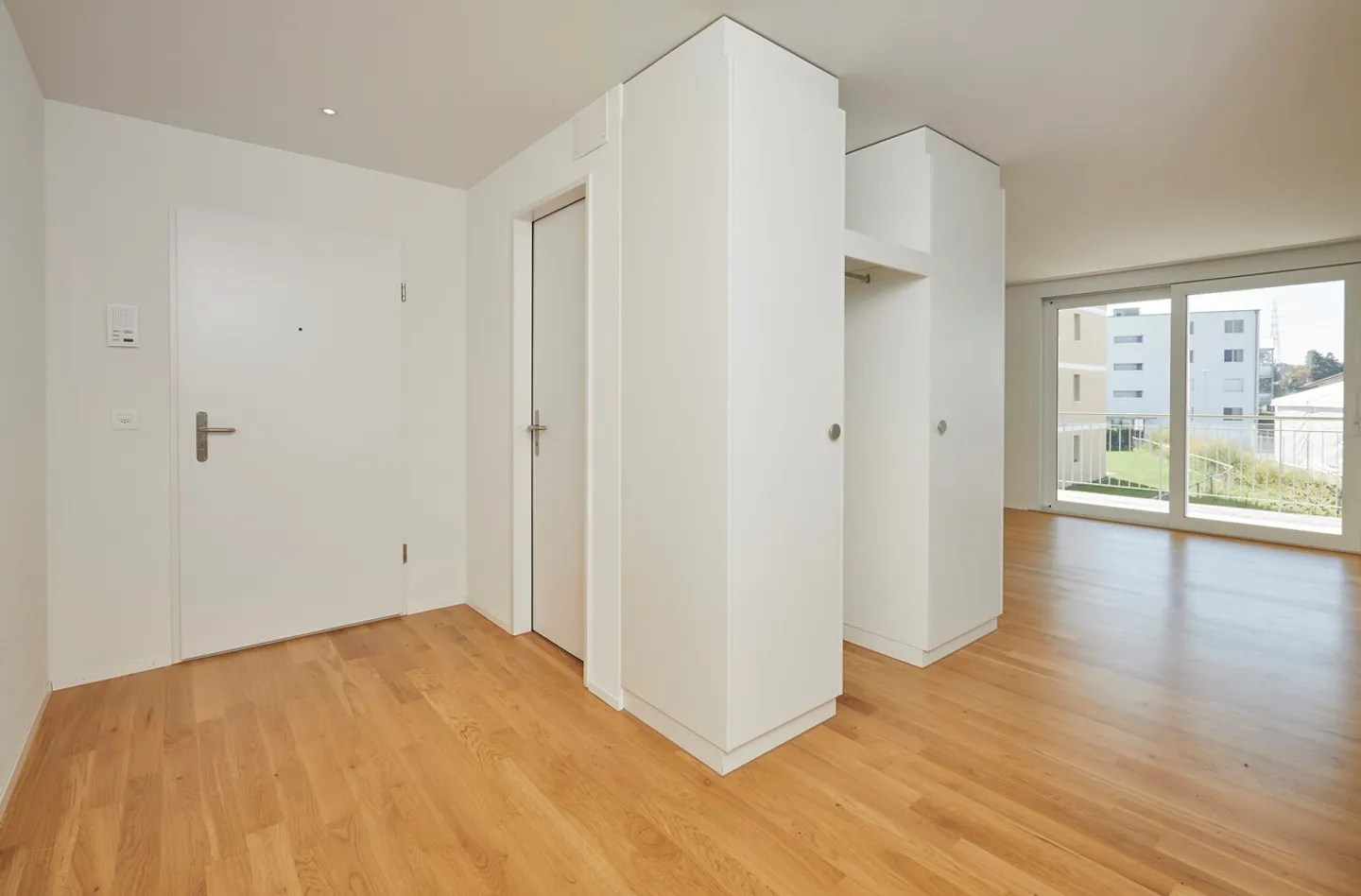 Modern 3.5-room apartment with garden seating area in Kerzers - Photo 5 of 9