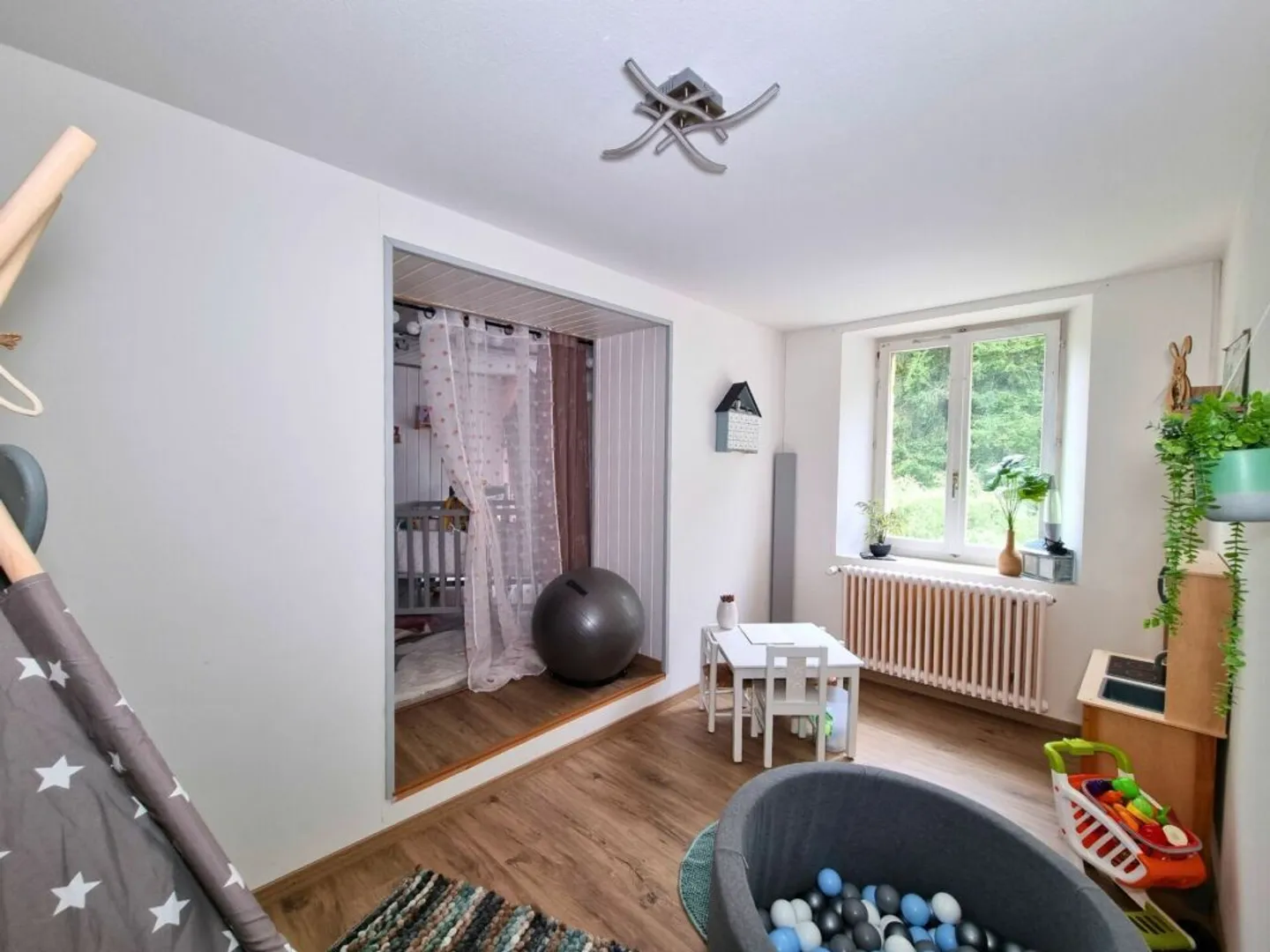 Magnifica proprietà con 2 appartamenti e un ampio giardino - Foto 9 di 18