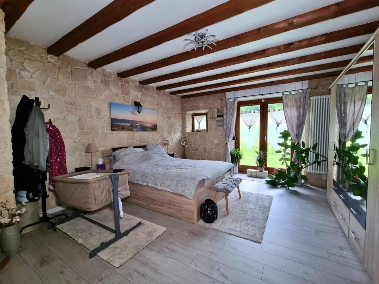 Magnifica proprietà con 2 appartamenti e un ampio giardino - Foto 11 di 18