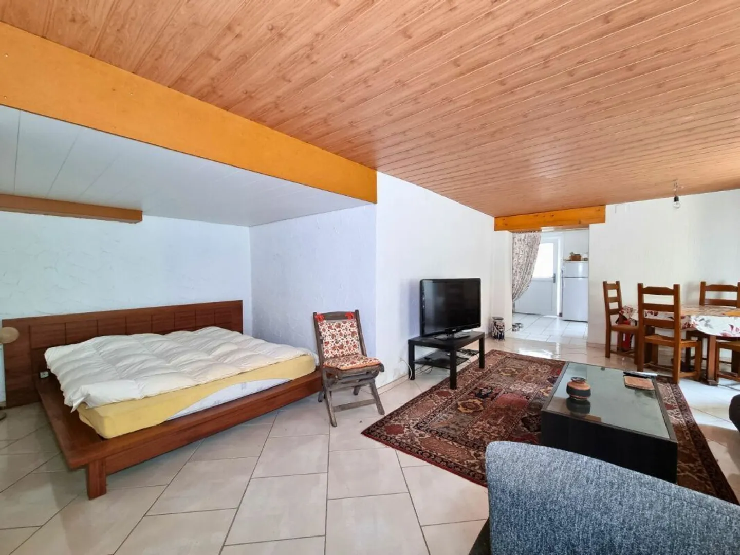 Magnifica proprietà con 2 appartamenti e un ampio giardino - Foto 15 di 18