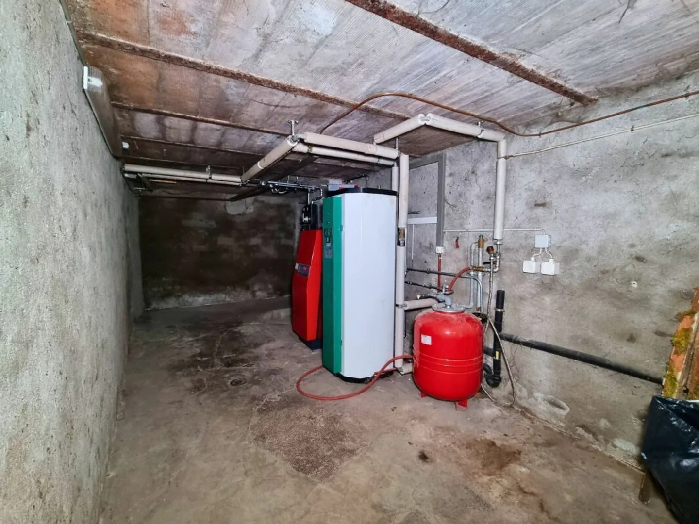 Magnifica proprietà con 2 appartamenti e un ampio giardino - Foto 16 di 18