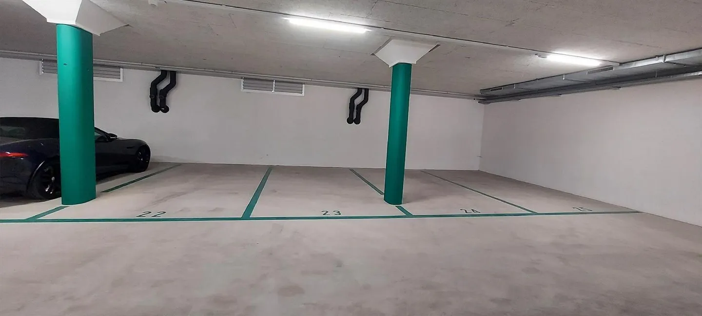 Parkplätze zu Vermieten - Foto 3 von 8