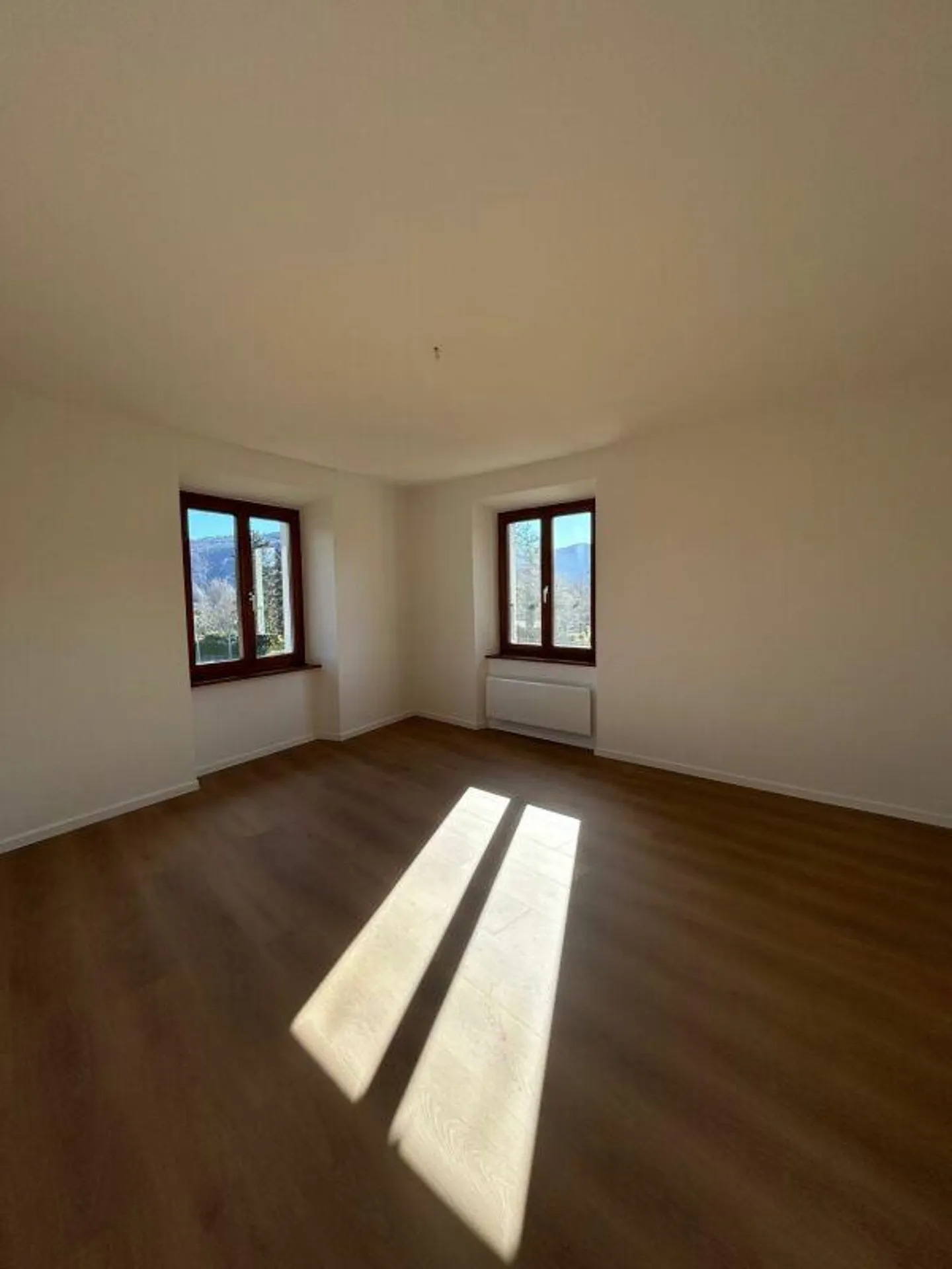 Joli appartement récemment rénové - Photo 2 sur 7