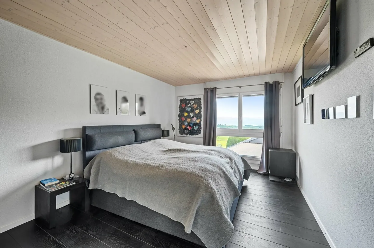 Contemporary Villa with Lake and Alps View - Photo 12 of 41