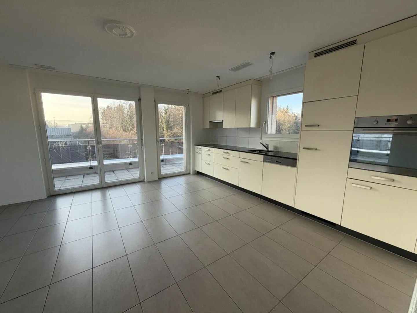 Appartement en Attique moderne 3.5 avec vue - Photo 2 sur 7