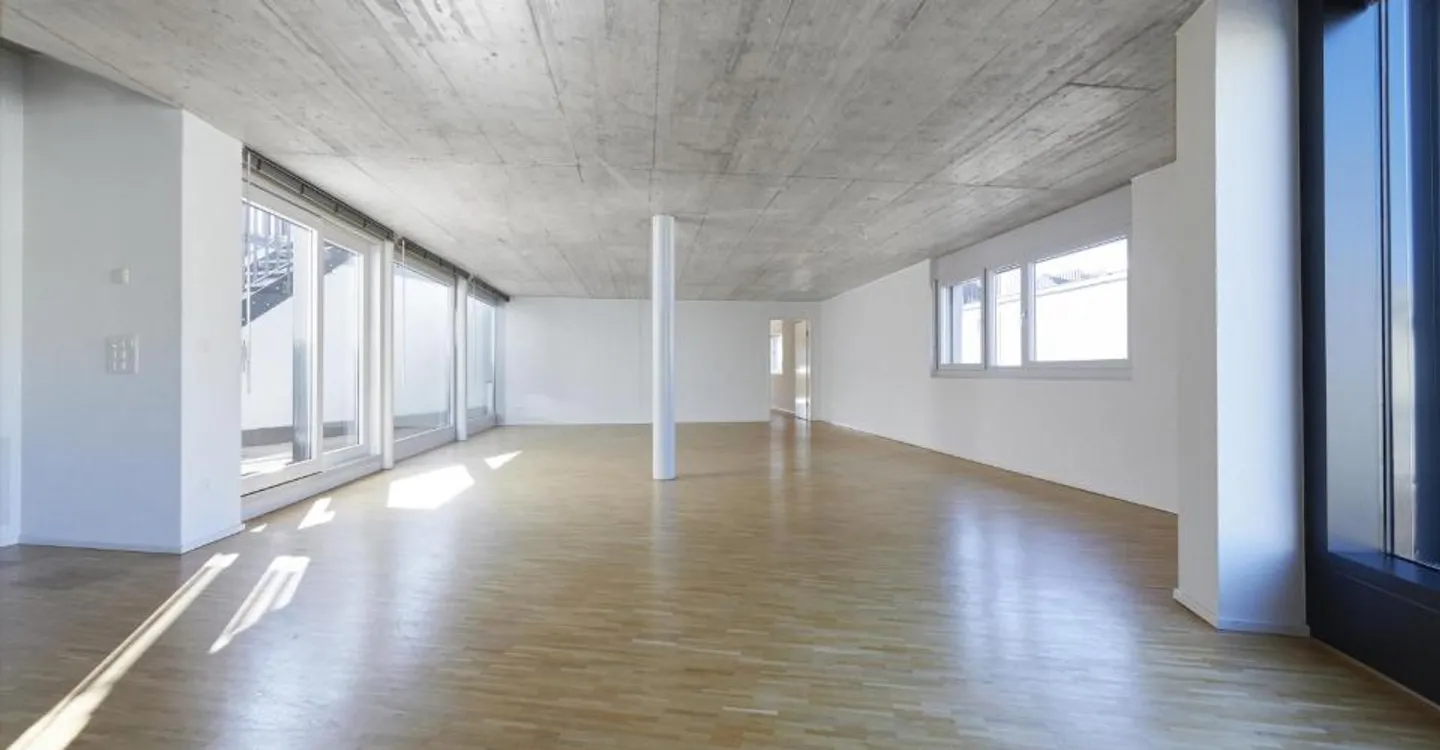 Stylish Loft Apartment in Town - Photo 3 of 8