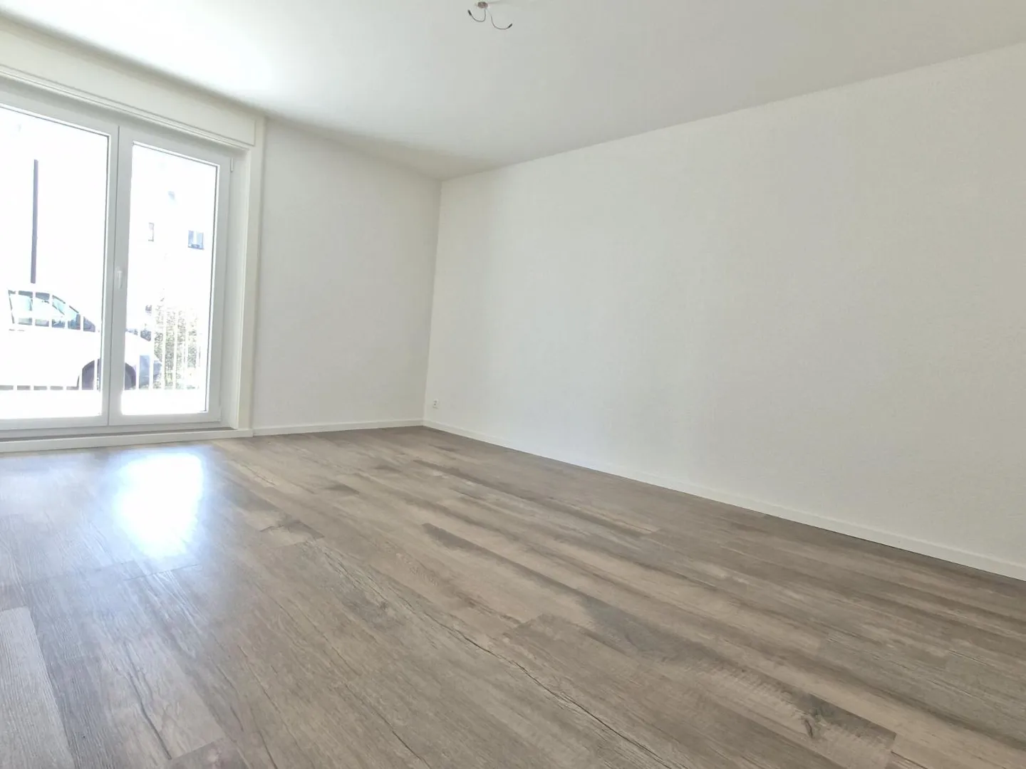 Apartment with 3.5 rooms on the ground floor - Photo 5 of 13