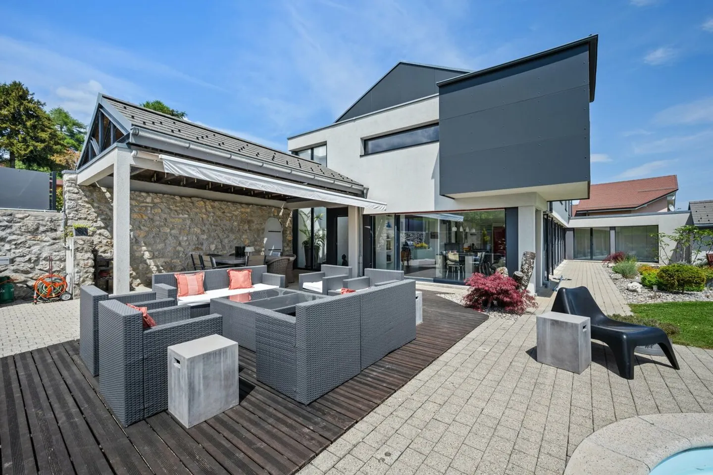 Contemporary Villa with Lake and Alps View - Photo 32 of 41