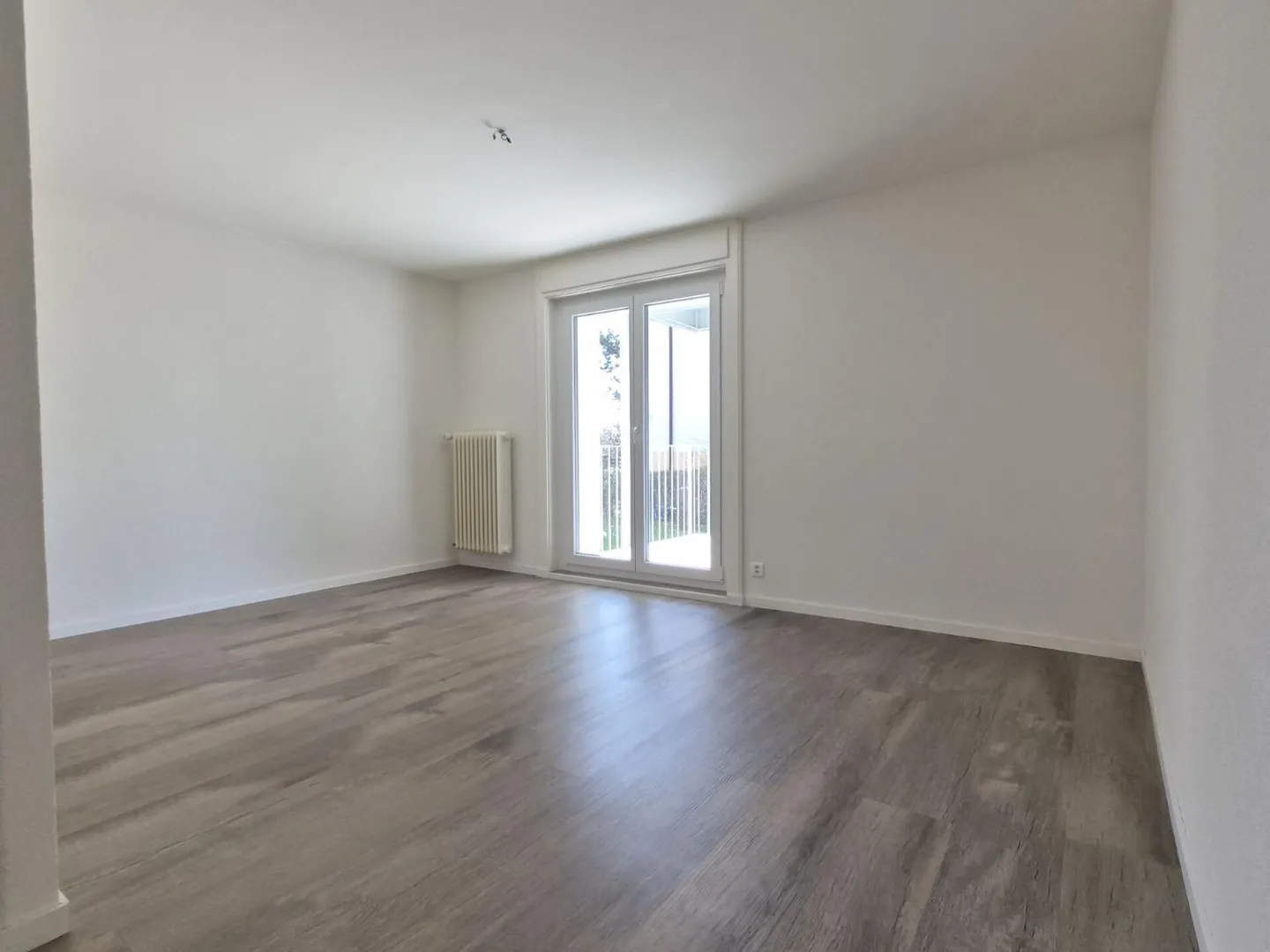 Apartment with 3.5 rooms on the ground floor - Photo 8 of 13