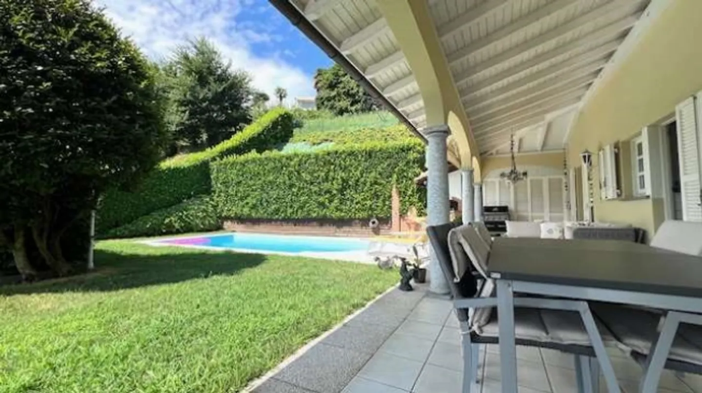 «Doppelhaushälfte mit Pool mit Blick auf den See in Bosco Luganese» - Foto 3 von 20