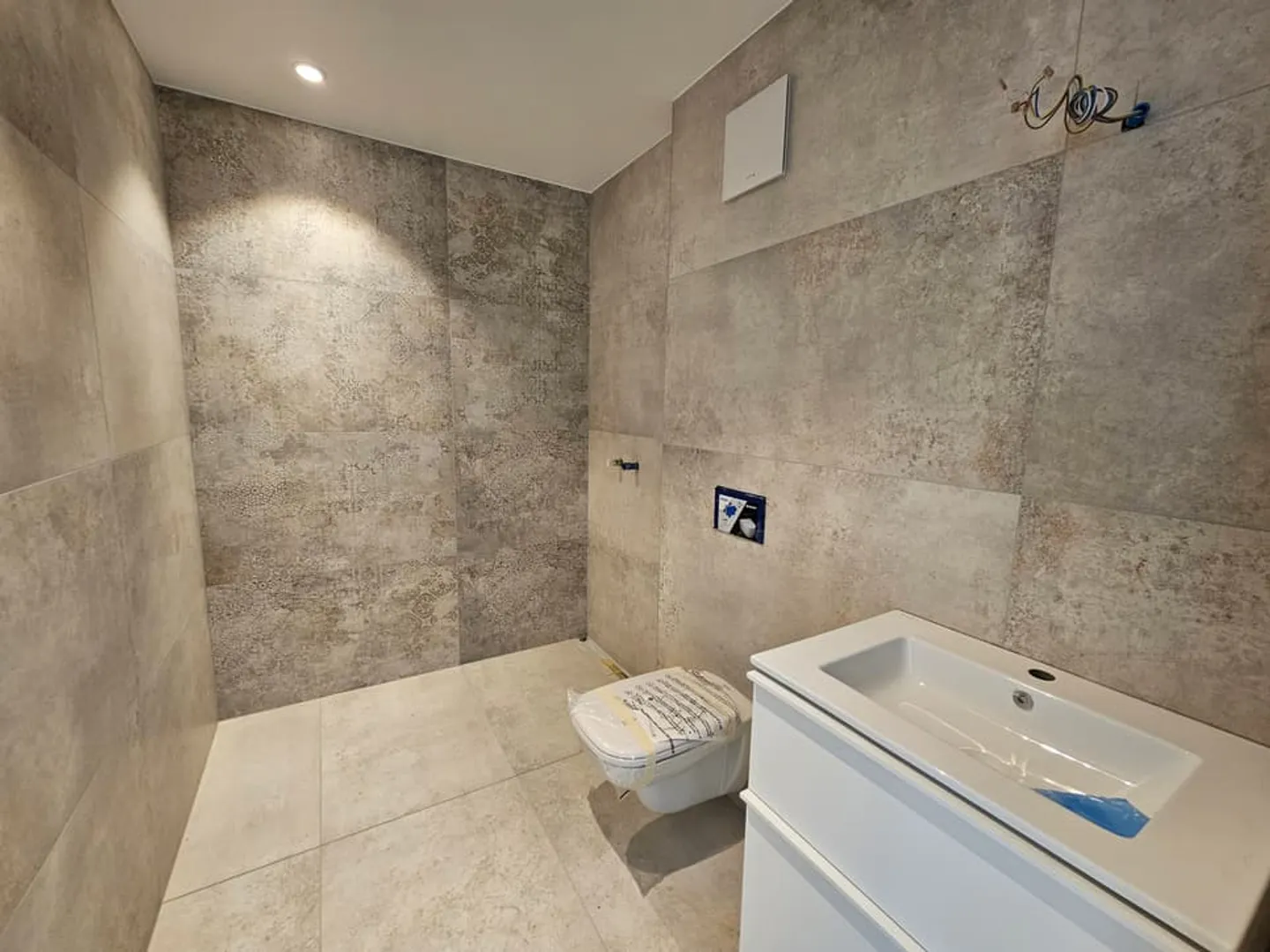 Semi-Detached Villa - Photo 4 of 5