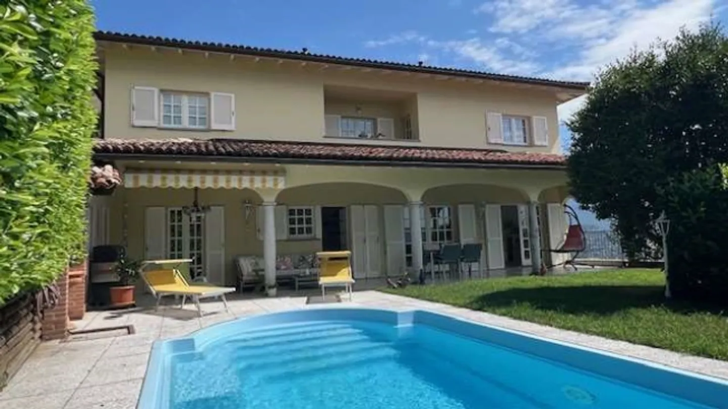 «Doppelhaushälfte mit Pool mit Blick auf den See in Bosco Luganese» - Foto 1 von 20