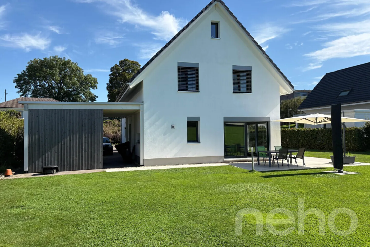 Magnifica villa indipendente in quartiere residenziale e tranquillo - Foto 2 di 13