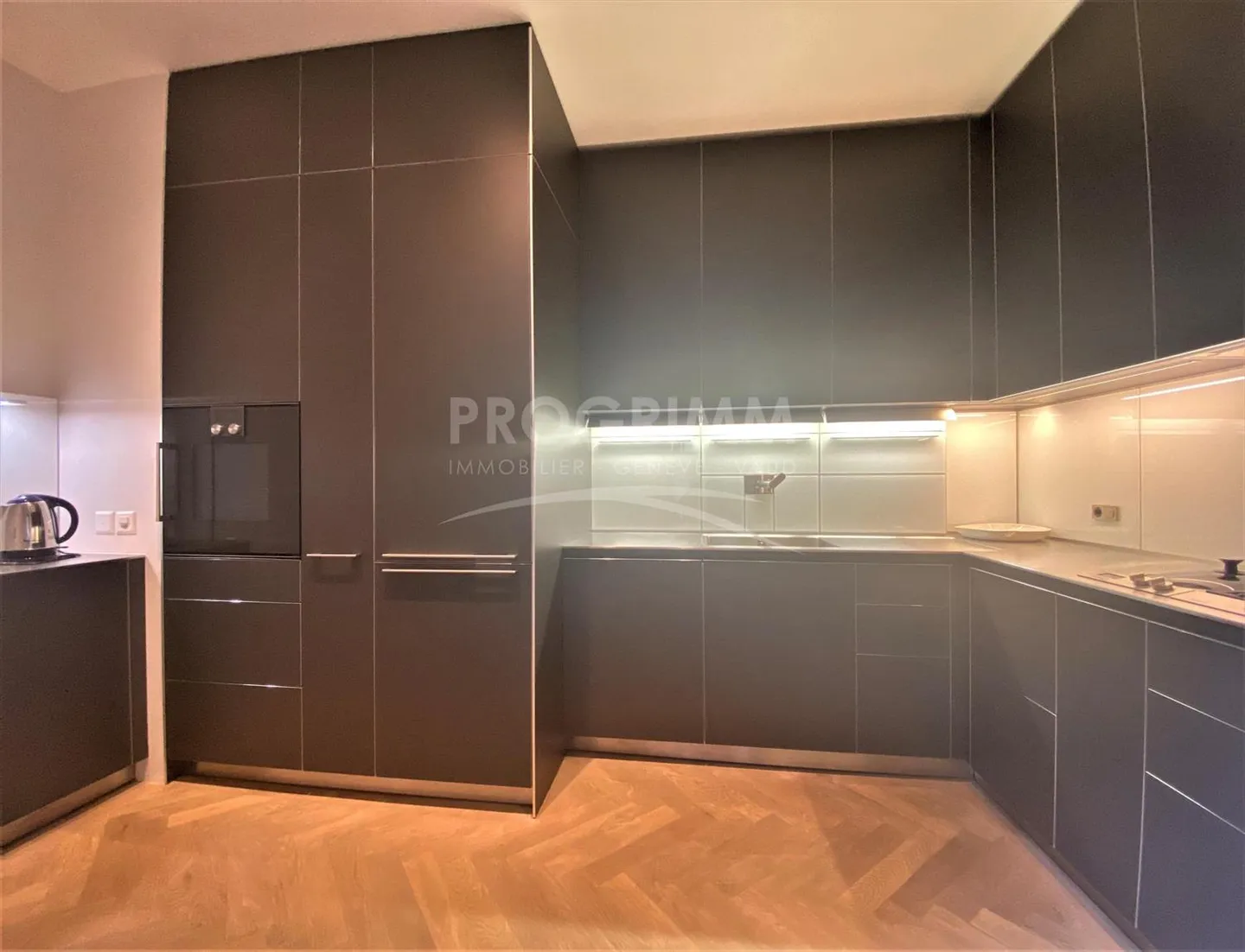 Esclusività - Magnifico e raro appartamento arredato - Place Bourg de Four + Parcheggio - Foto 5 di 10