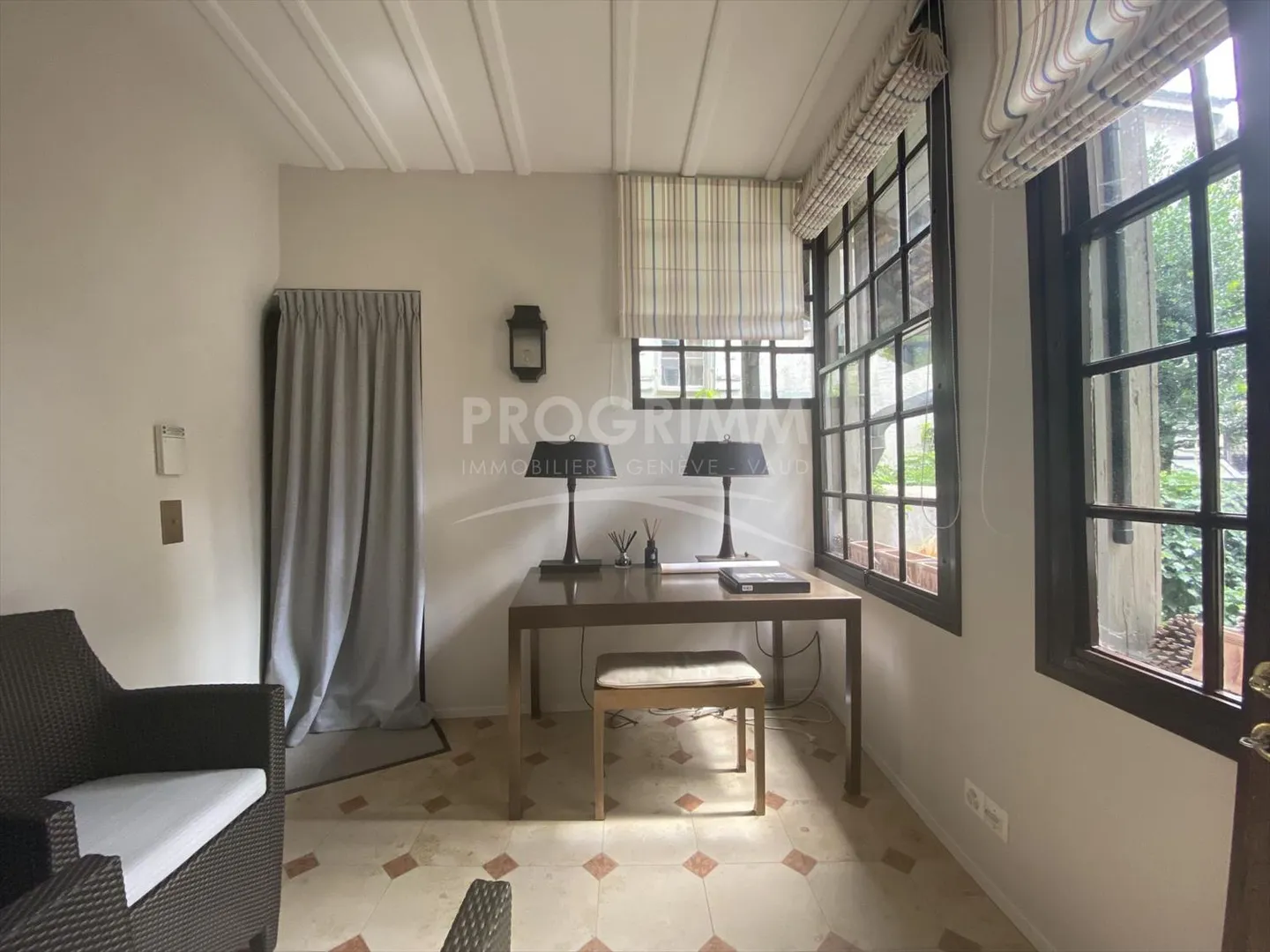 Esclusività - Magnifico e raro appartamento arredato - Place Bourg de Four + Parcheggio - Foto 3 di 10