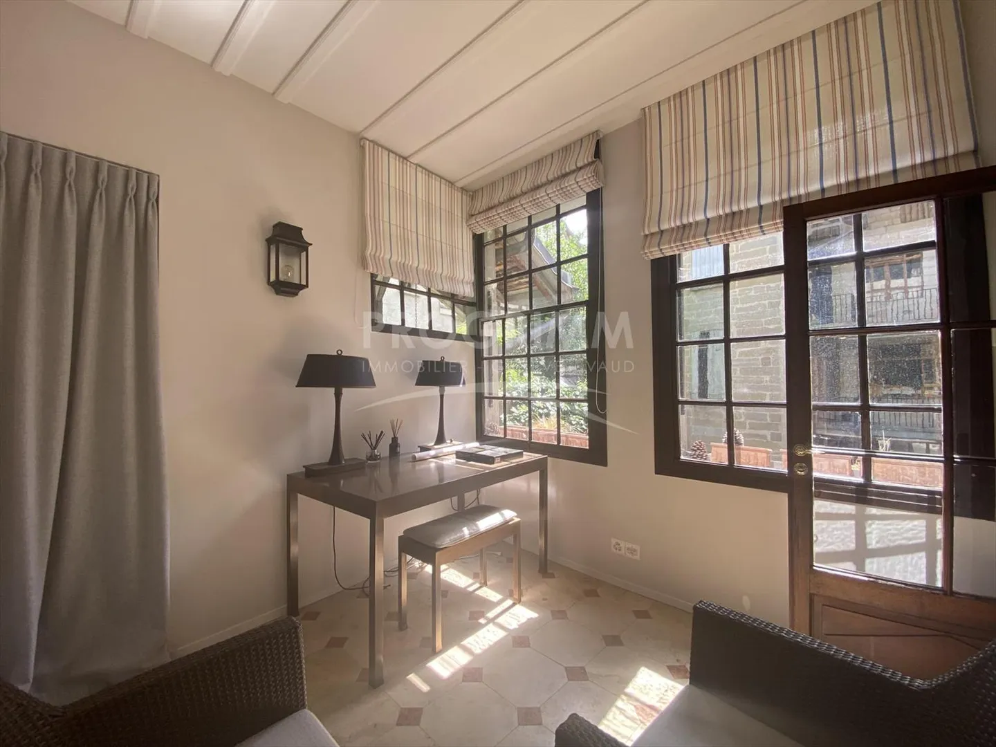 Esclusività - Magnifico e raro appartamento arredato - Place Bourg de Four + Parcheggio - Foto 4 di 10