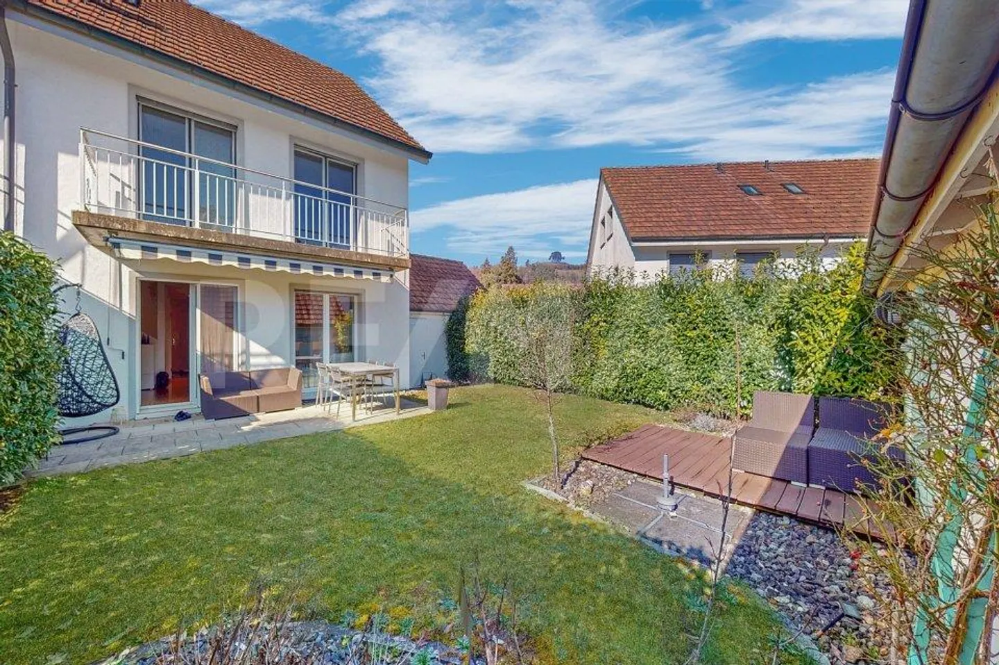 Doppelhaushälfte in attraktiver Steuergemeinde mit gepflegtem Garten - Photo 1 of 10