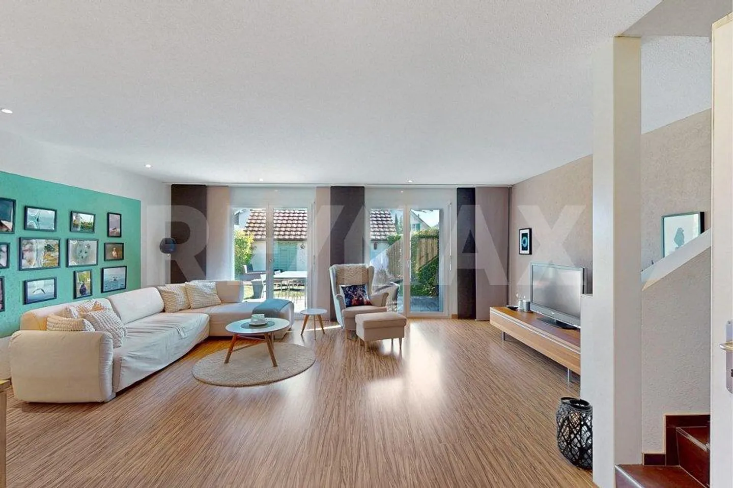 Doppelhaushälfte in attraktiver Steuergemeinde mit gepflegtem Garten - Photo 2 of 10