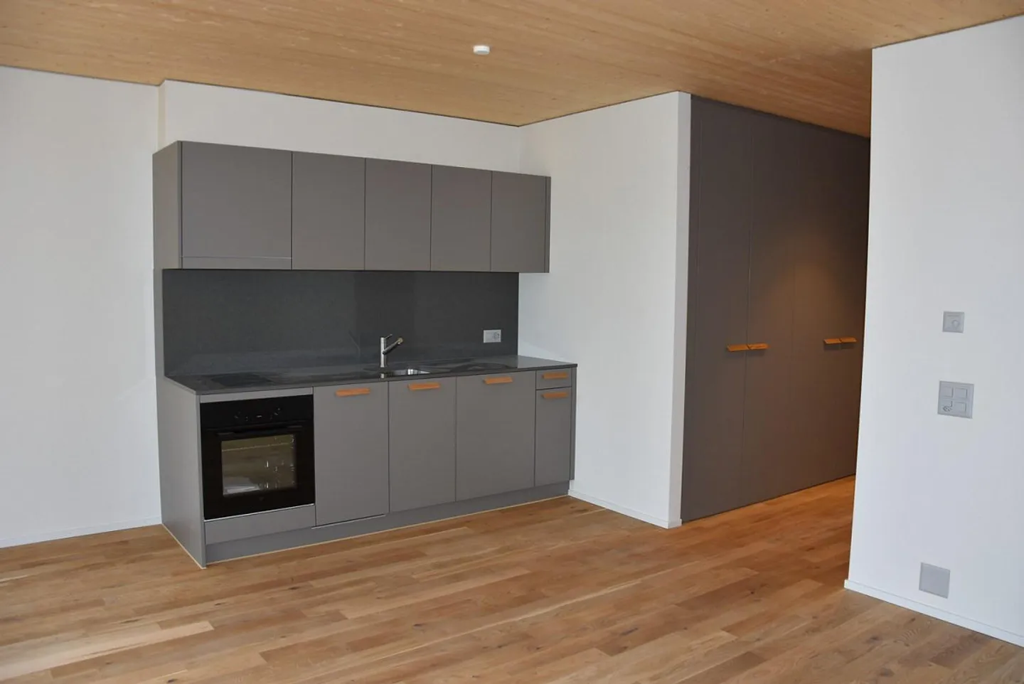 Vivere nel campo soleggiato: Dai una nuova dimensione al tuo stile di vita! - Foto 3 di 8