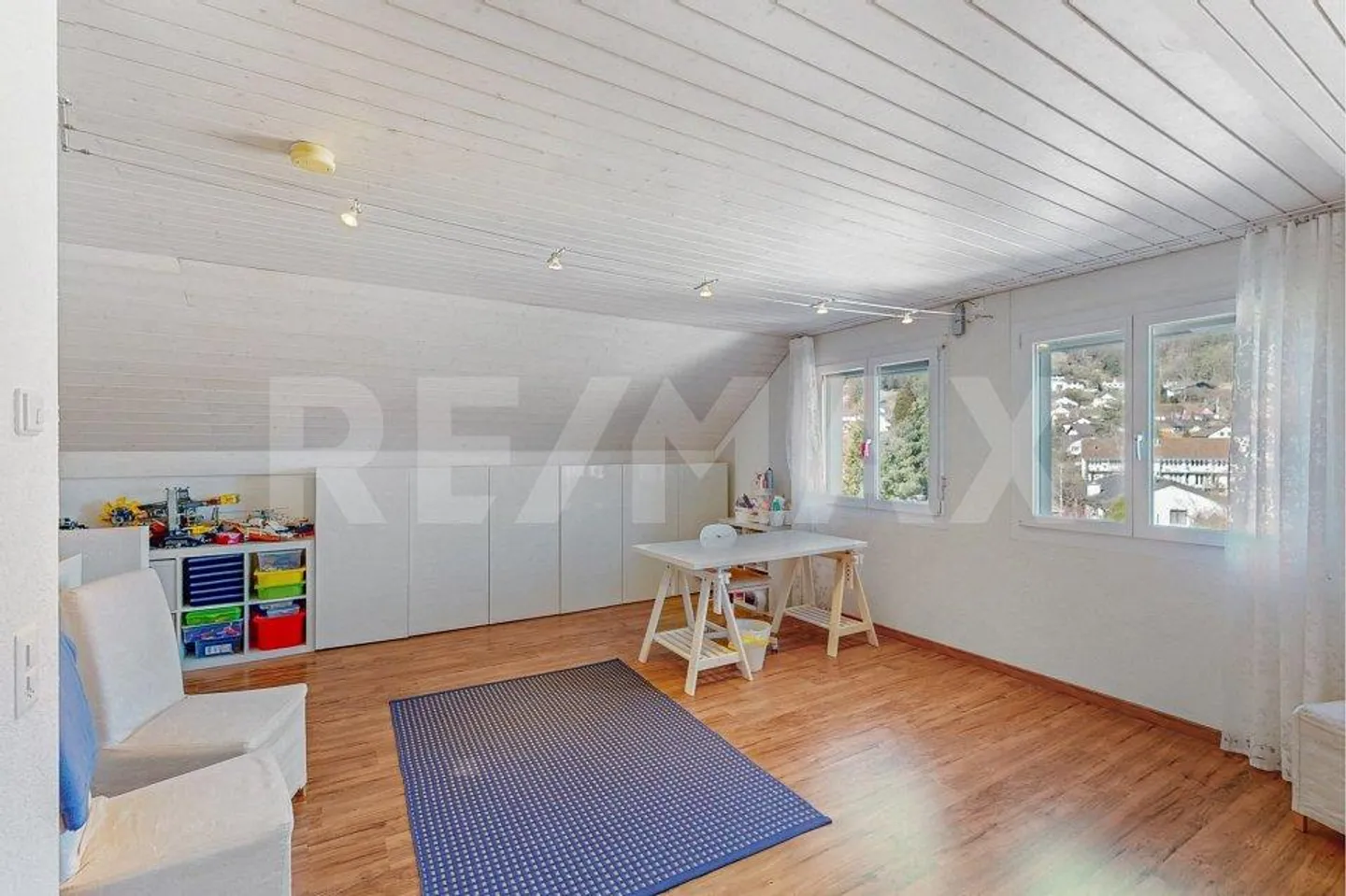 Doppelhaushälfte in attraktiver Steuergemeinde mit gepflegtem Garten - Photo 7 of 10