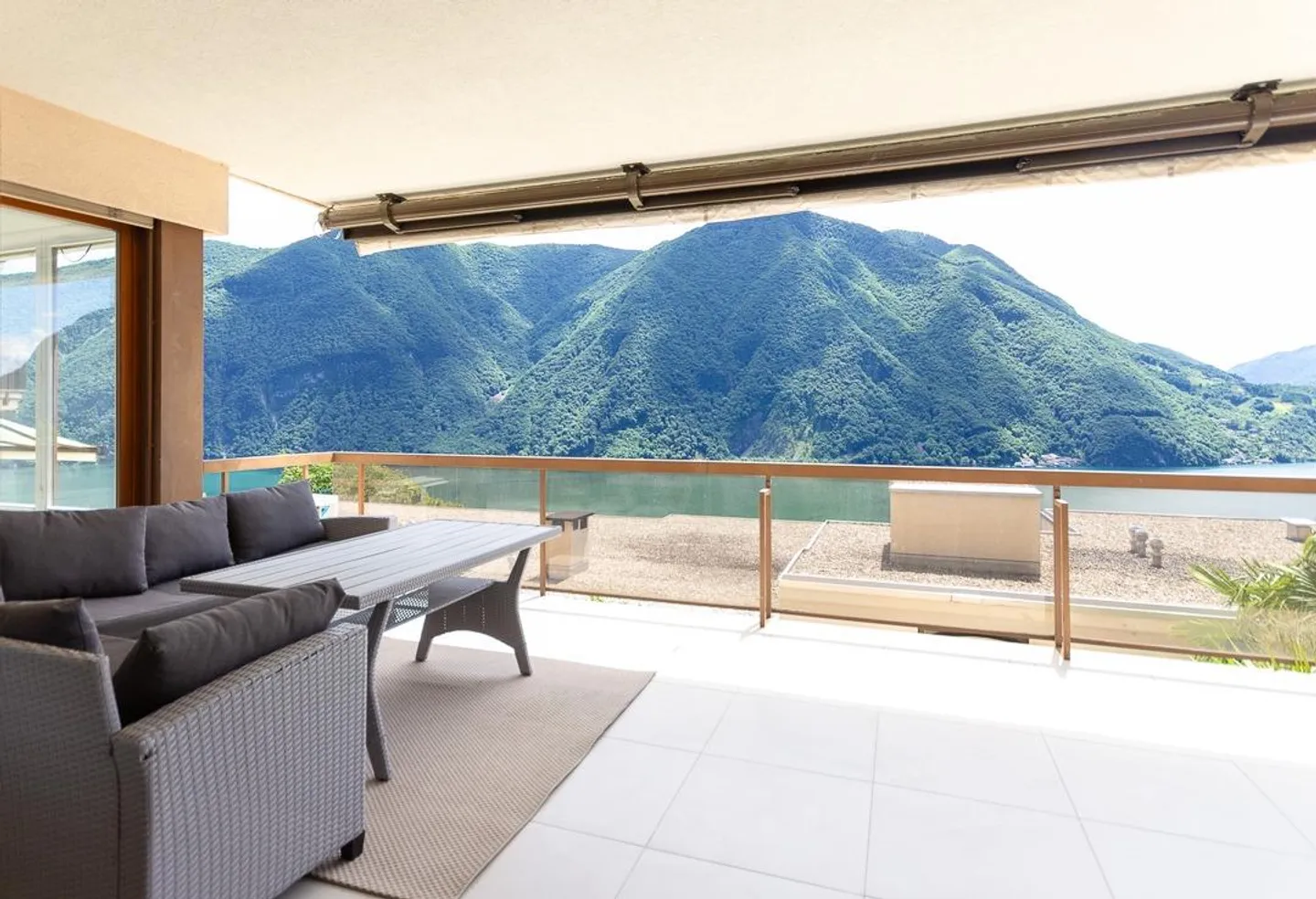 Appartamento Incantevole con Vista Lago - Foto 4 di 10