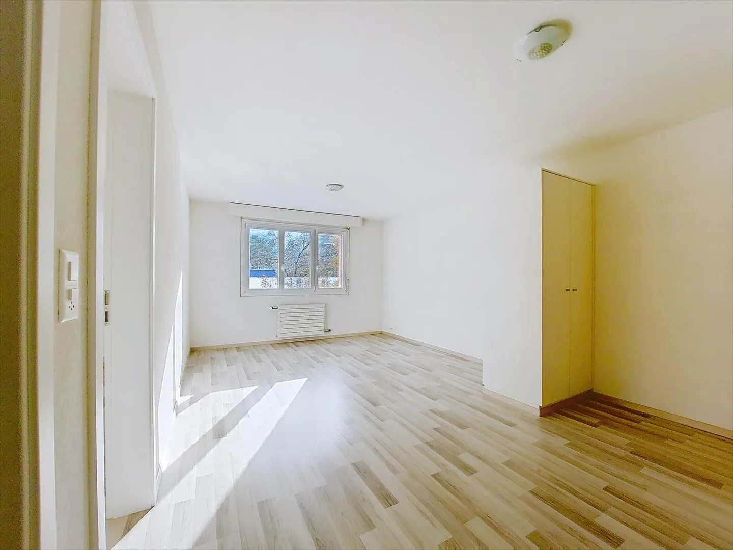 Sion, moderno appartamento di 3,5 stanze di 80 m2 con balcone sud e parcheggio - Foto 2 di 16